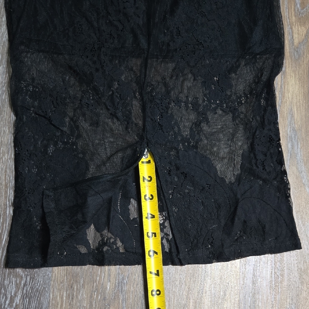 Missguided+ Black Lace Maxi Dress - Picture 14 of 15
